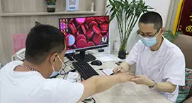 白癜风医生坐诊图